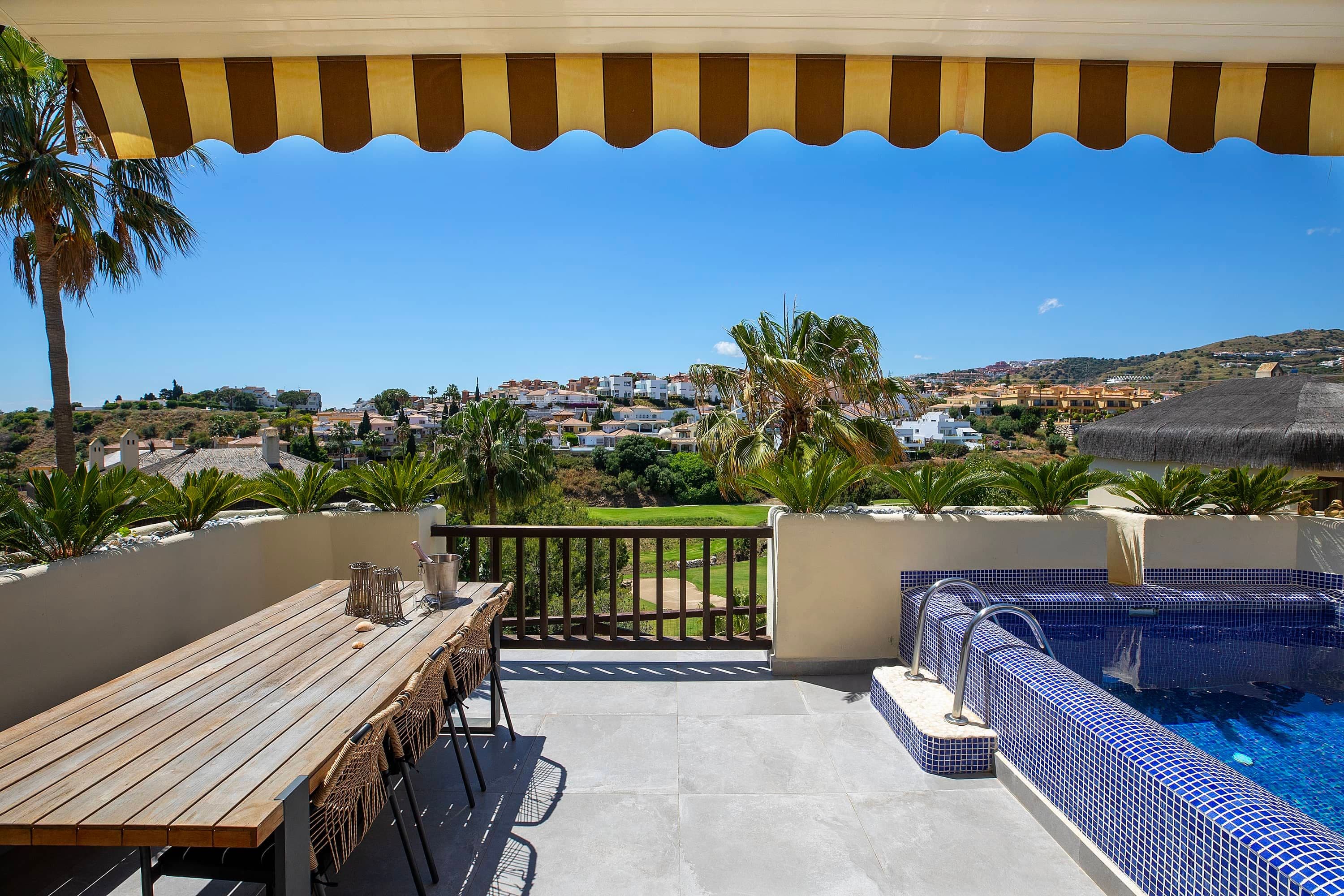 Just Listed in Riviera del Sol: A Renovated Gem with a Private Pool & Golf Views