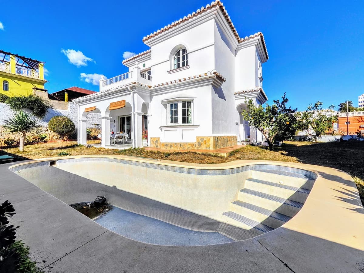 Detached Villa in Benalmadena Costa