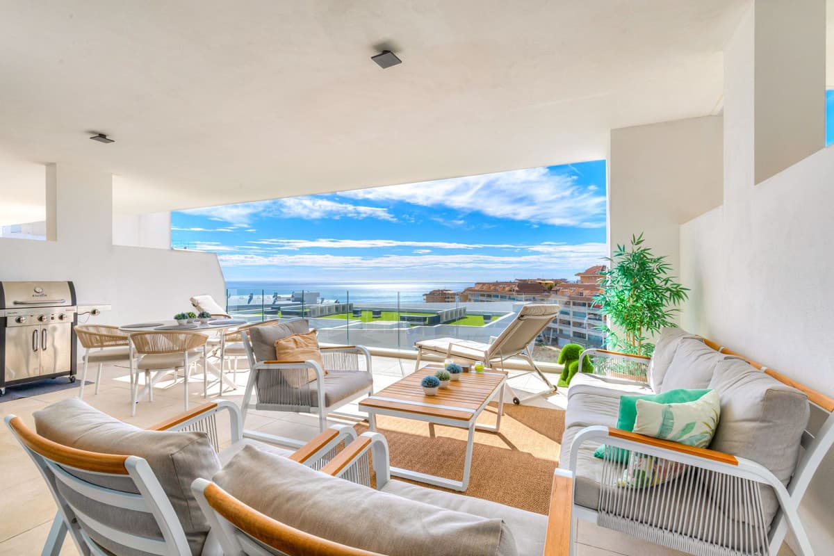 Apartament na środkowym piętrze in Fuengirola