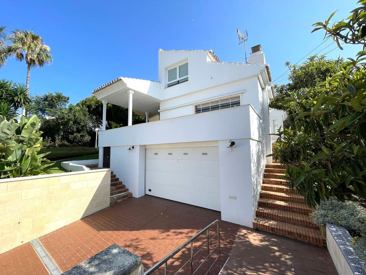 Detached Villa in Estepona