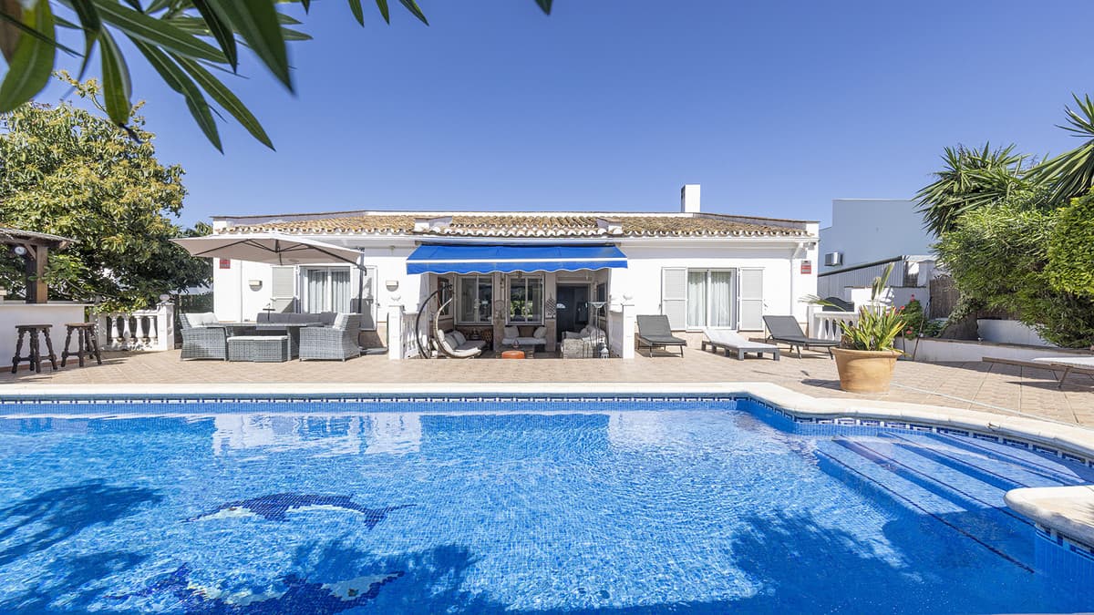 Fristående villa in La Duquesa