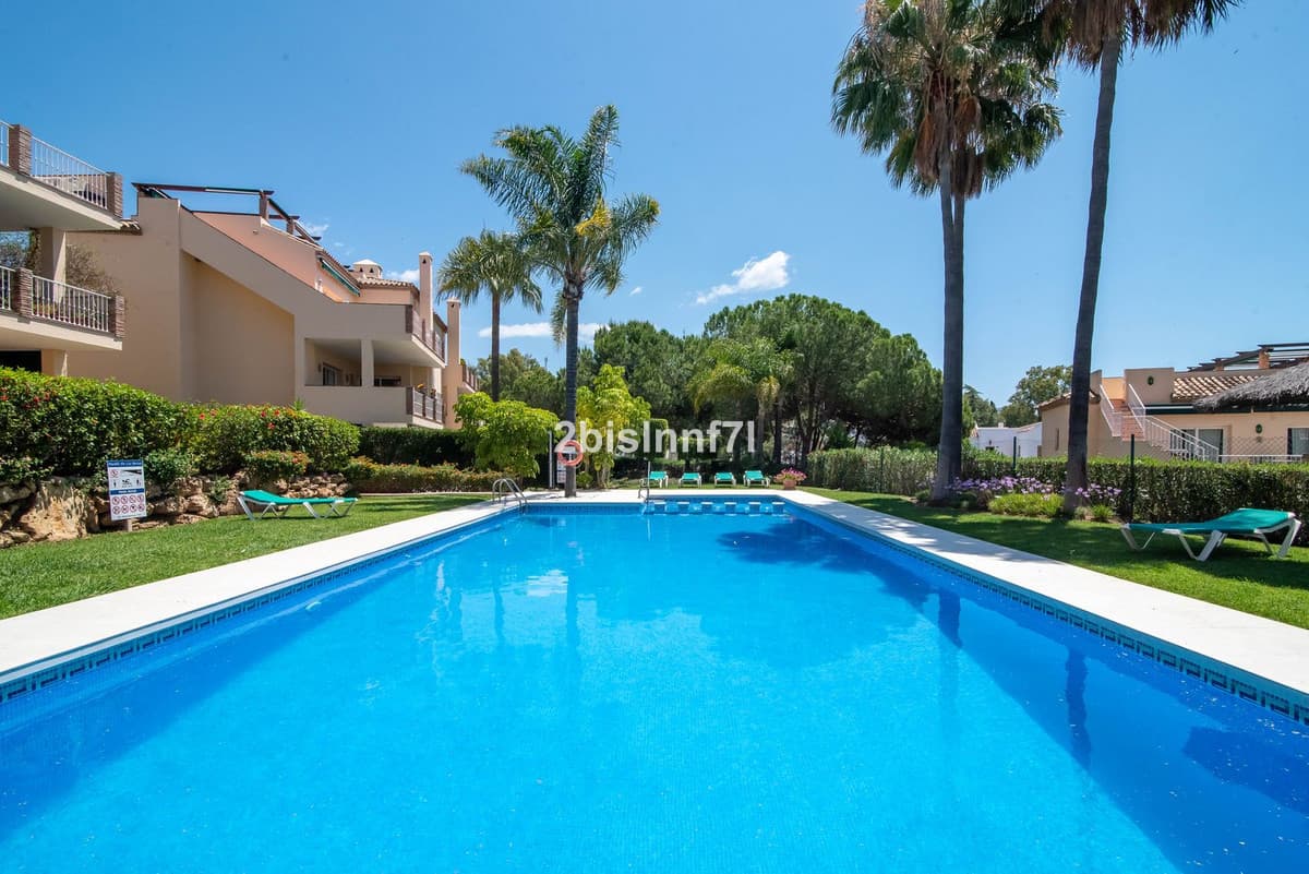 Middle Floor Apartment in Nueva Andalucía