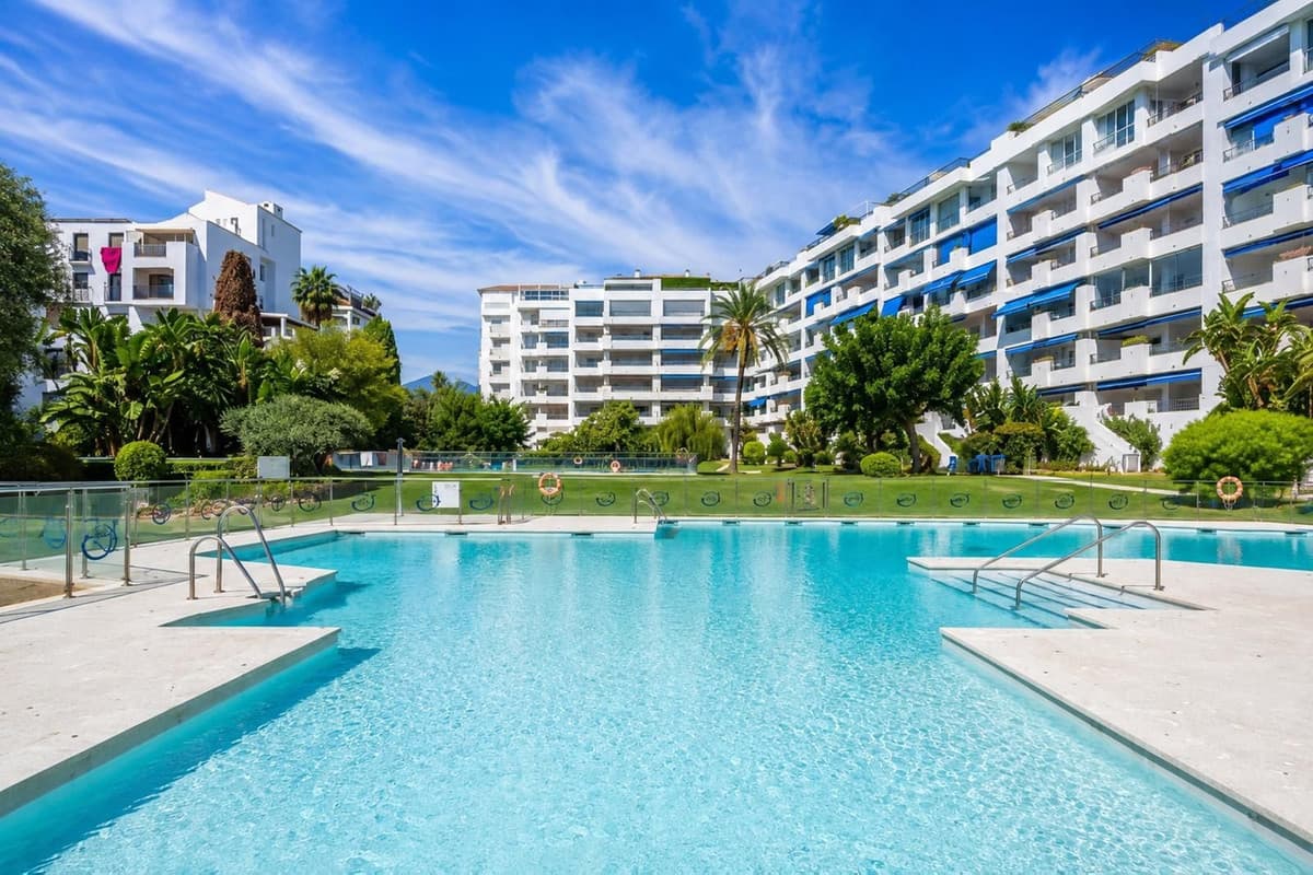 Leilighet - bakkeplan in Puerto Banús