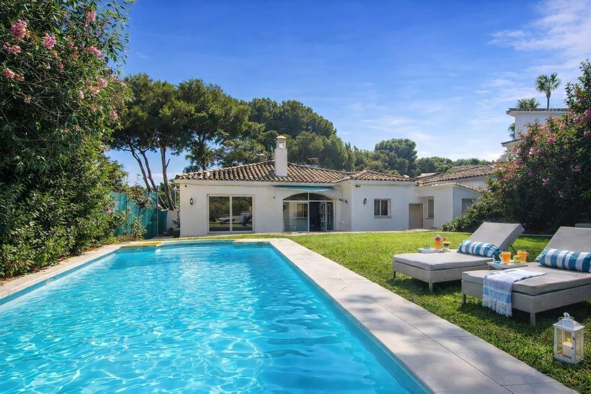 Detached Villa in Nueva Andalucía