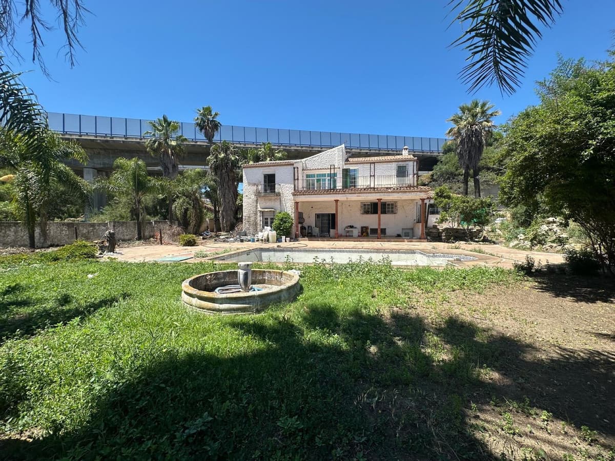 Detached Villa in Nueva Andalucía