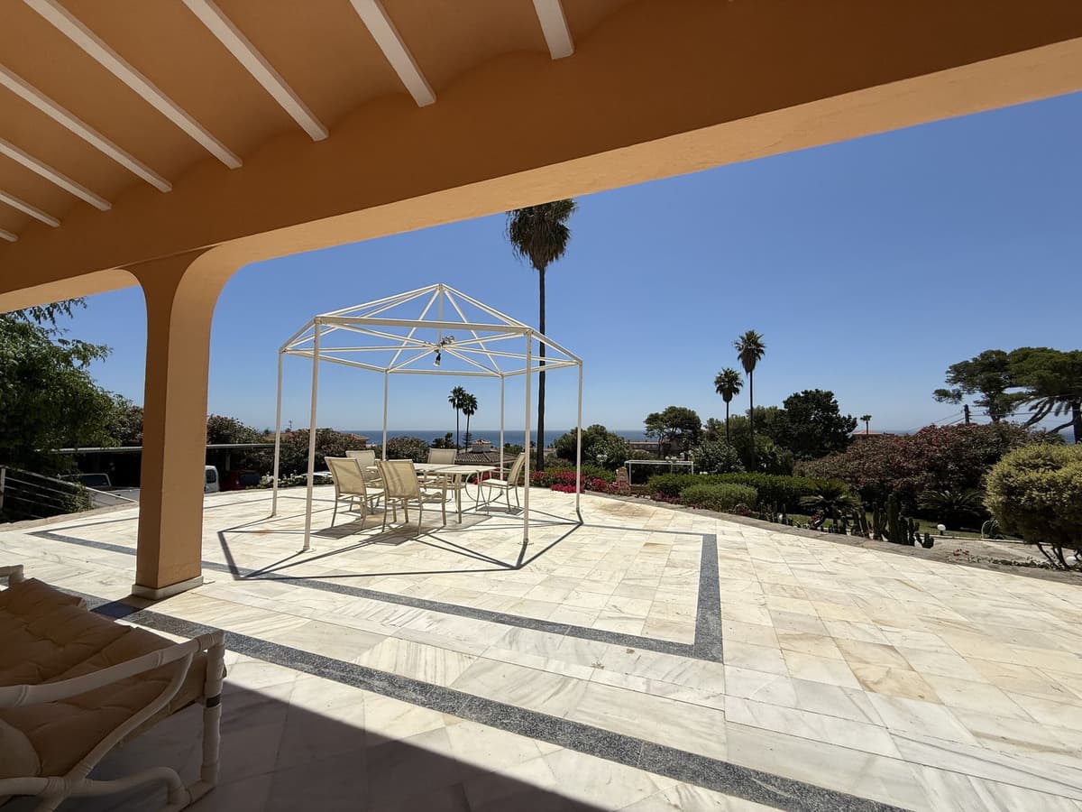 Detached Villa in Estepona
