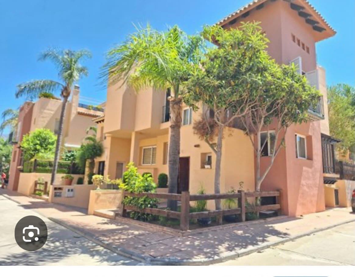 Townhouse in Nueva Andalucía