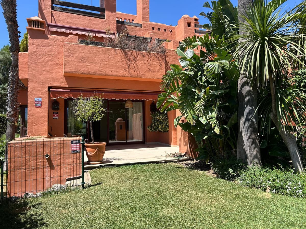 Semi-Detached House in The Golden Mile