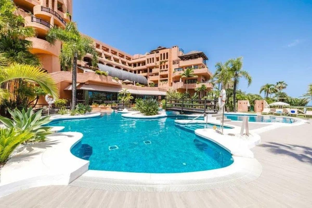 Middle Floor Apartment in Estepona