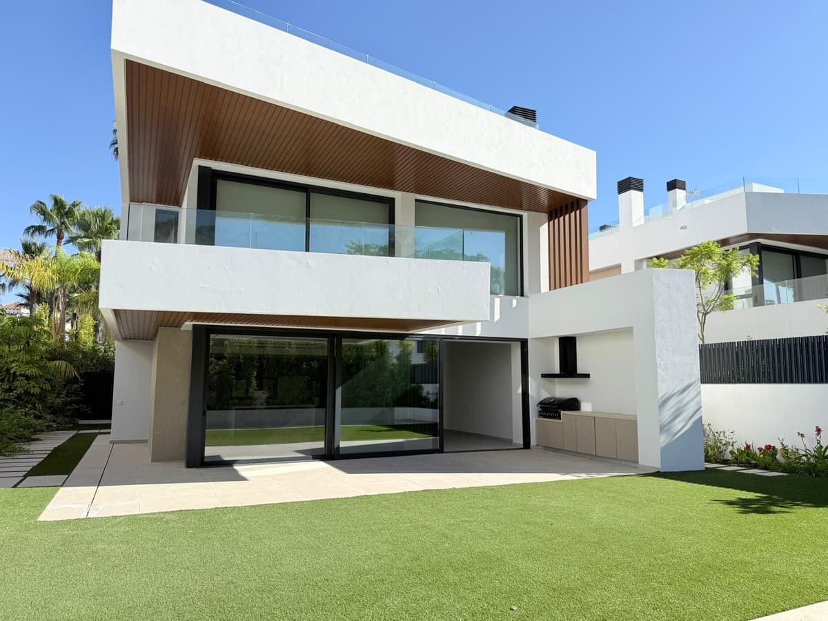 Fritliggende Villa in Puerto Banús