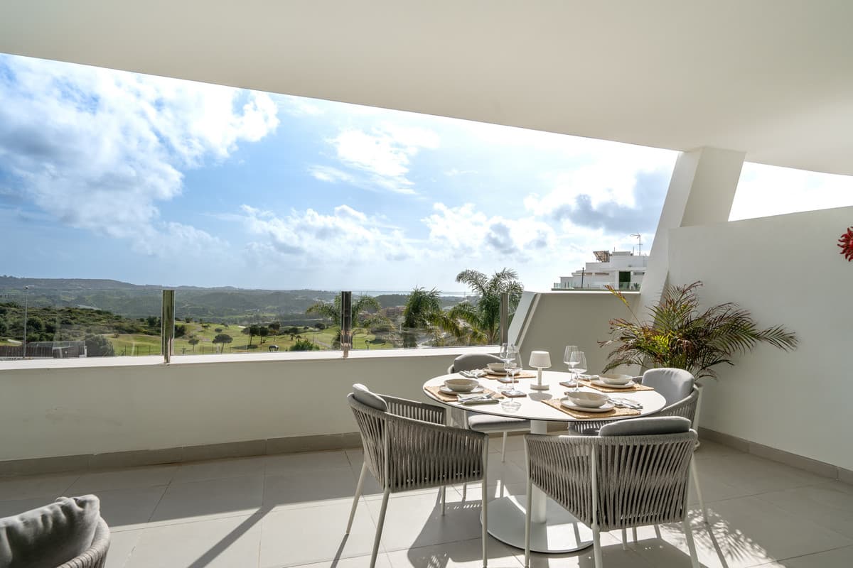 Middle Floor Apartment in Calanova Golf