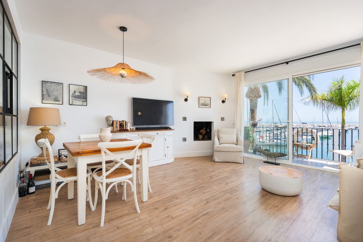 Middle Floor Apartment in Puerto Banús