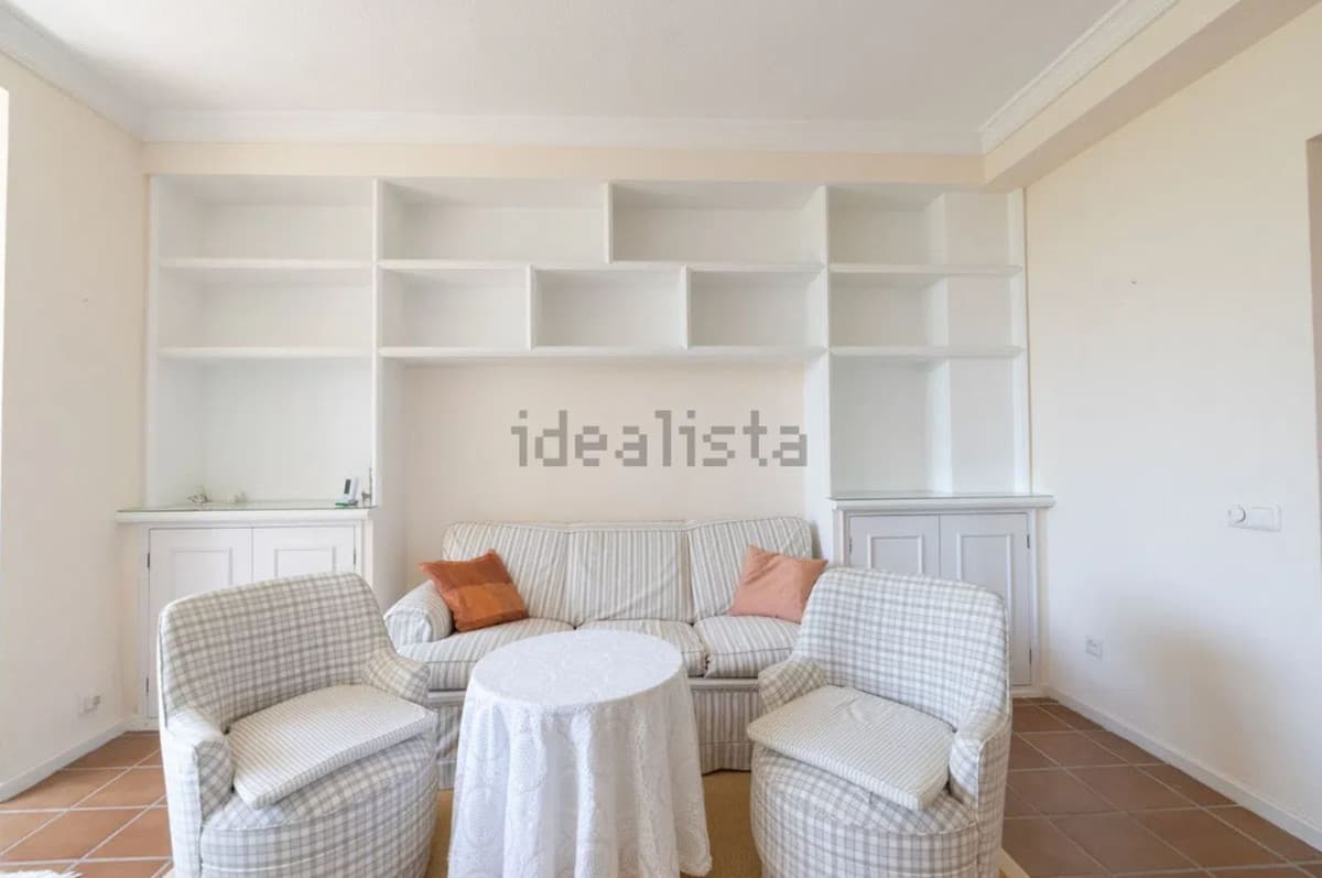 Middle Floor Apartment in Nueva Andalucía