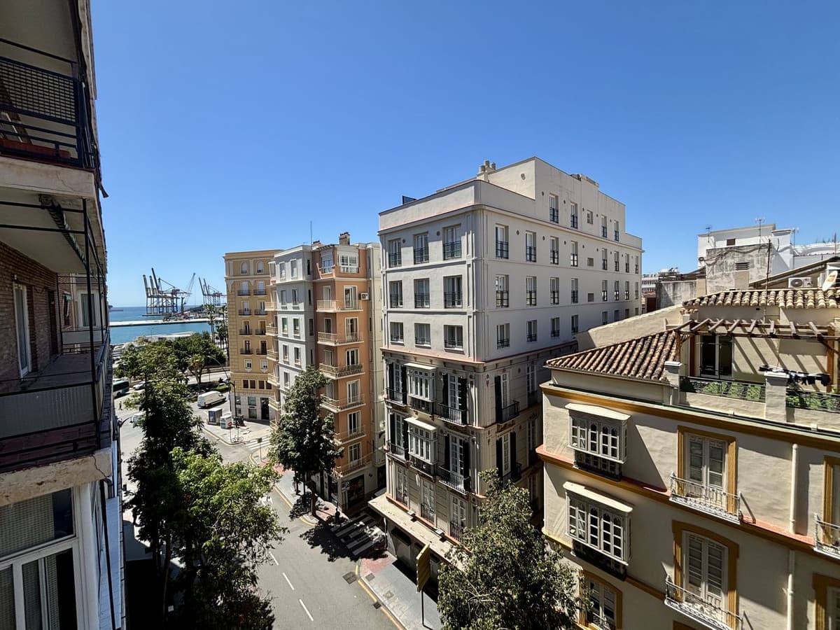 Middle Floor Apartment in Málaga Centro