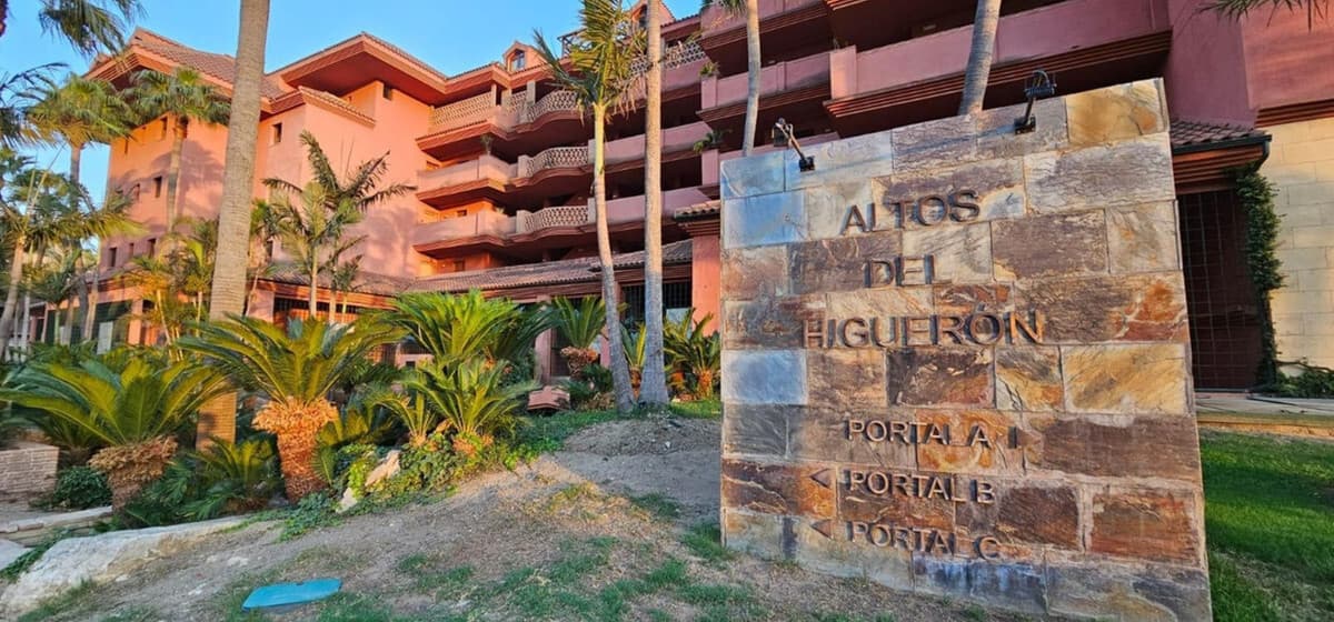 Middle Floor Apartment in Higueron
