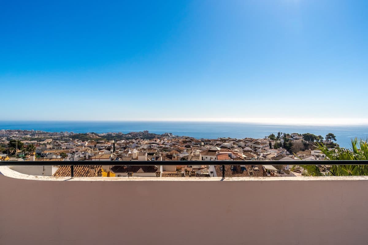Middle Floor Apartment in Benalmadena Pueblo