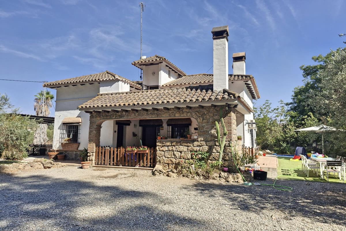 Finca - Cortijo in Coín