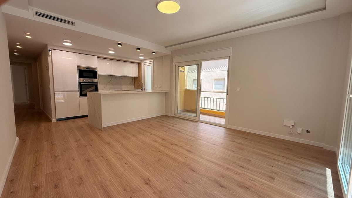 Apartament na środkowym piętrze in Fuengirola