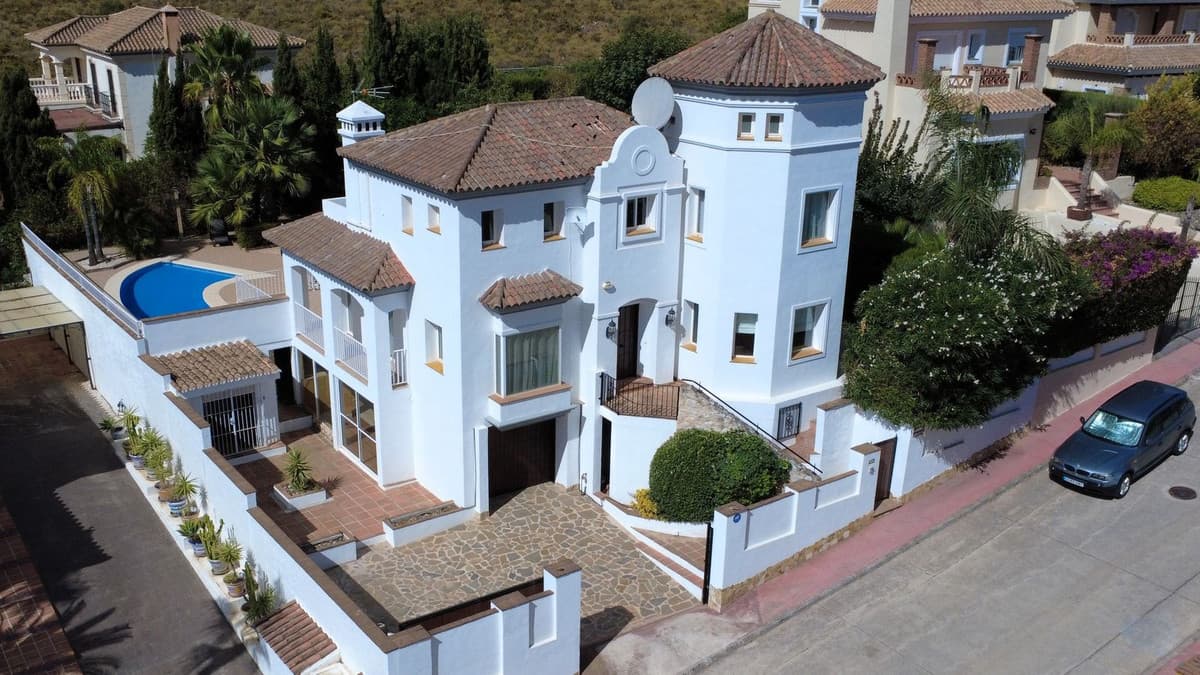 Detached Villa in Coín