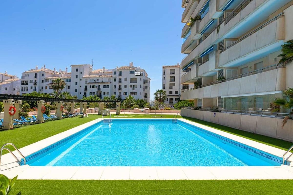 Middle Floor Apartment in Puerto Banús