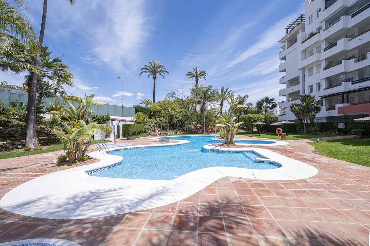 Middle Floor Apartment in Puerto Banús