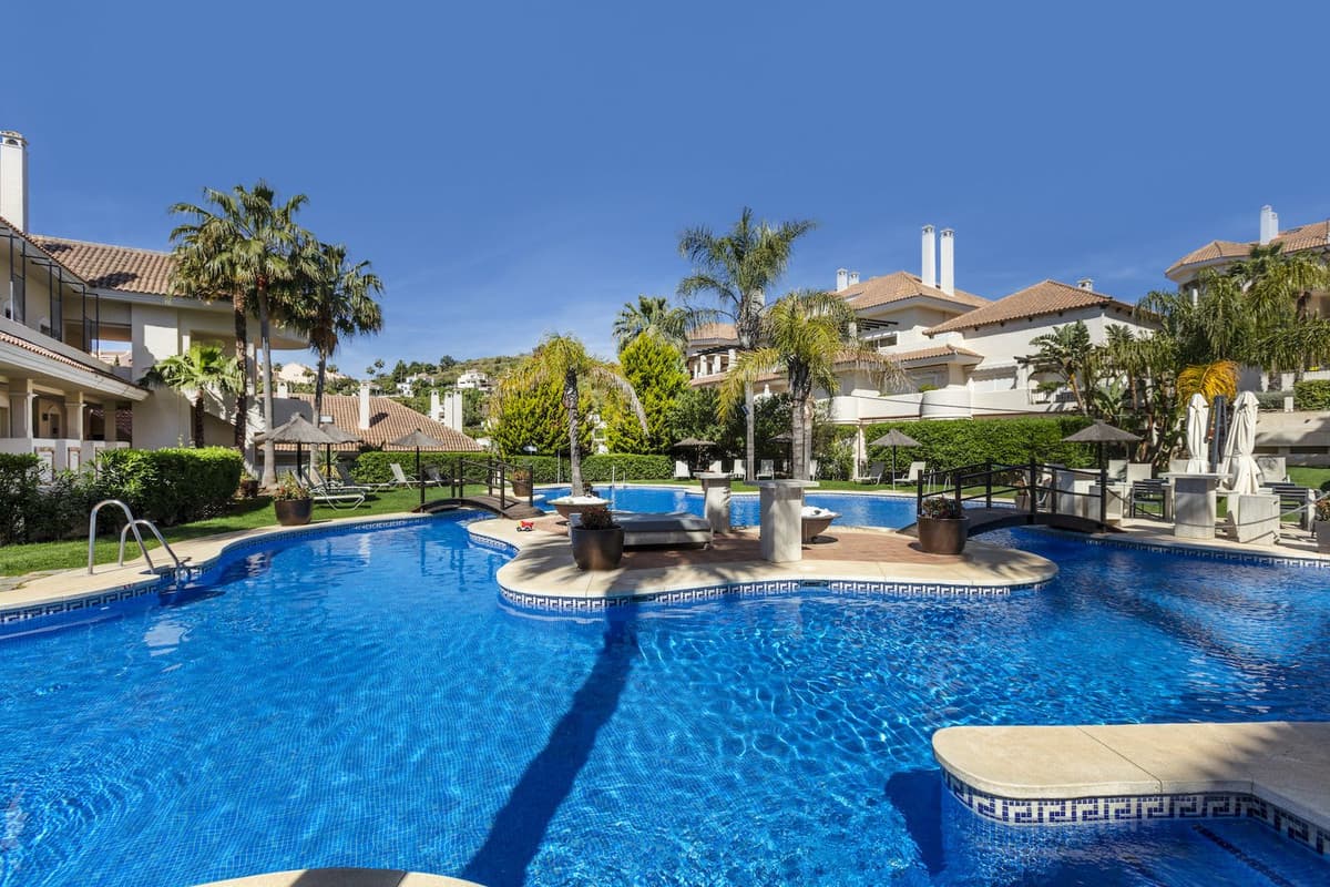 Middle Floor Apartment in Nueva Andalucía