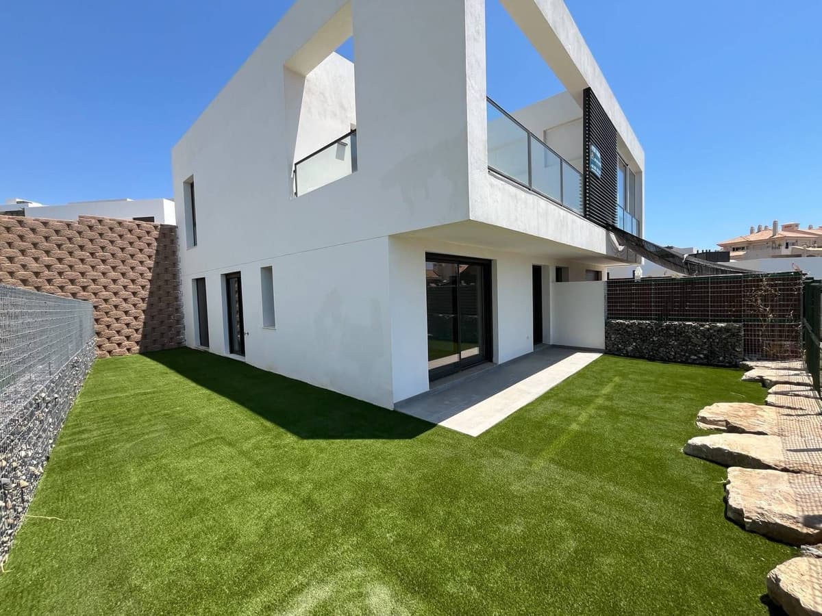 Semi-Detached House in Riviera del Sol