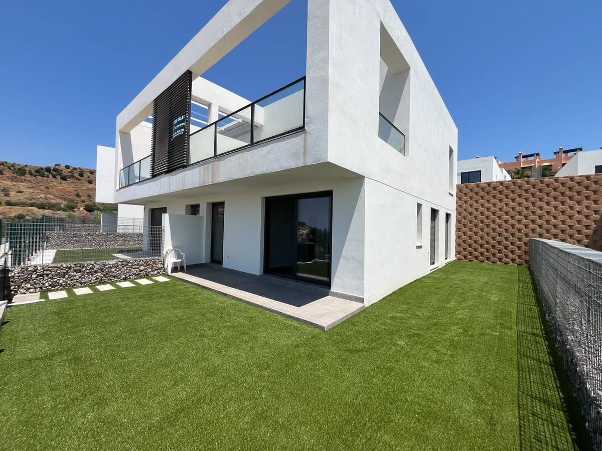 Semi-Detached House in Riviera del Sol