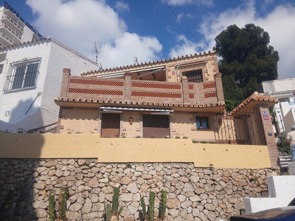 Semi-Detached House in Nueva Andalucía