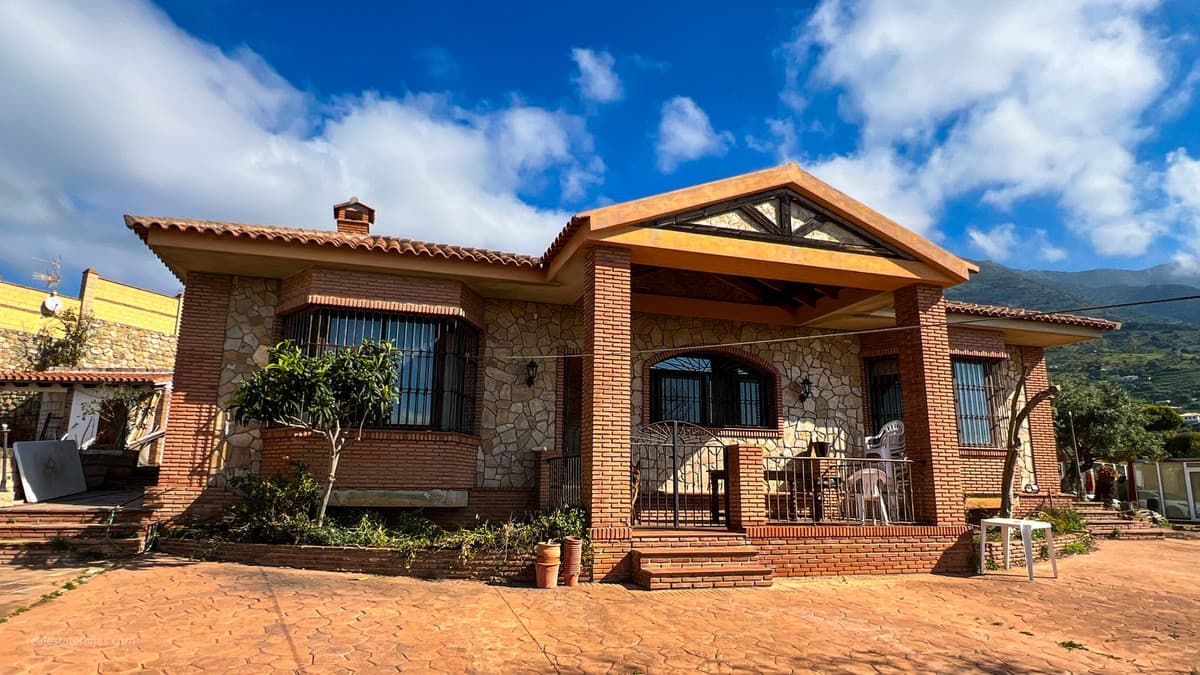 Detached Villa in Valtocado