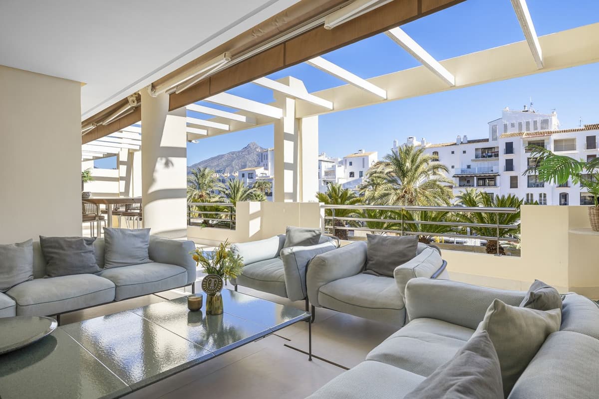 Middle Floor Apartment in Puerto Banús