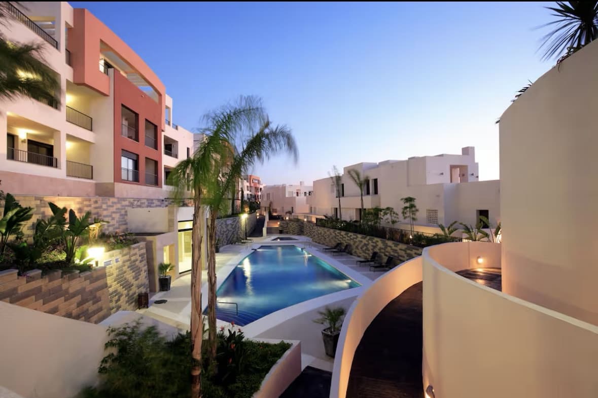 Middle Floor Apartment in Altos de los Monteros