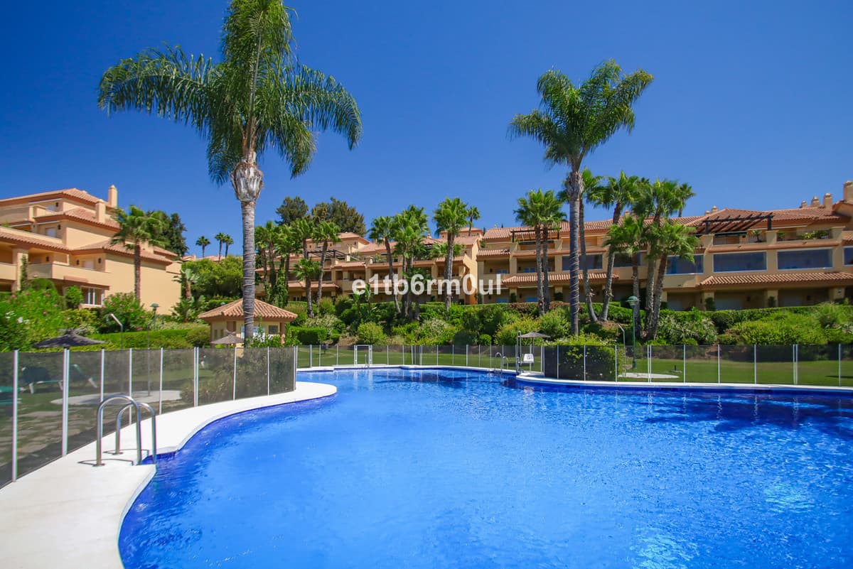 Ground Floor Apartment in Nueva Andalucía