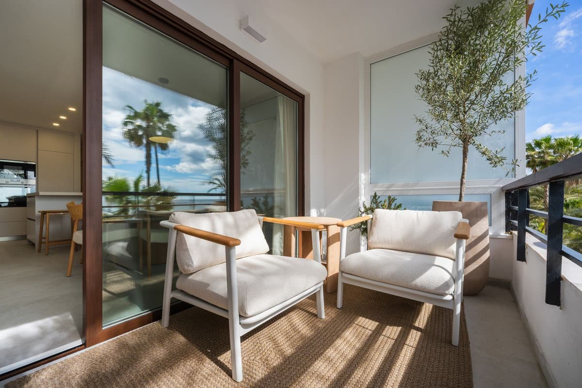 Apartament na środkowym piętrze in Estepona