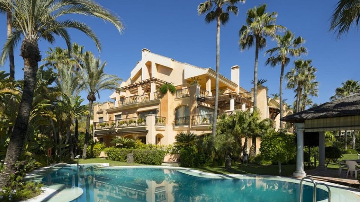 Middle Floor Apartment in Puerto Banús