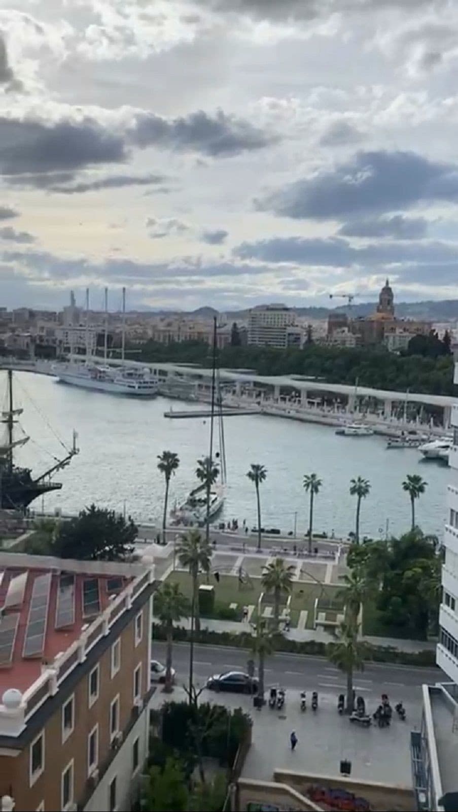 Middle Floor Apartment in Málaga Centro