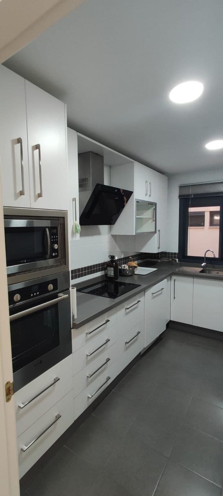 Middle Floor Apartment in Málaga Centro