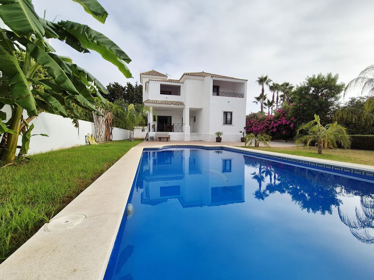Detached Villa in Guadalmina Baja