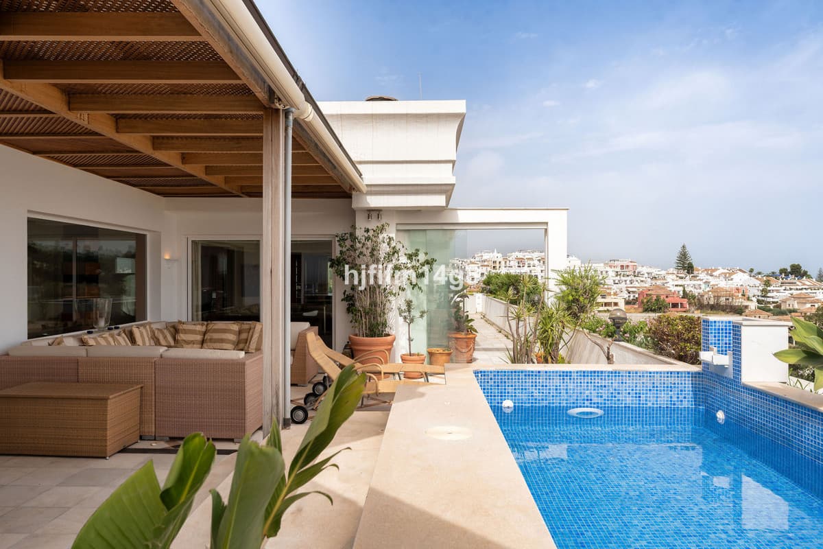 Penthouse in Nueva Andalucía
