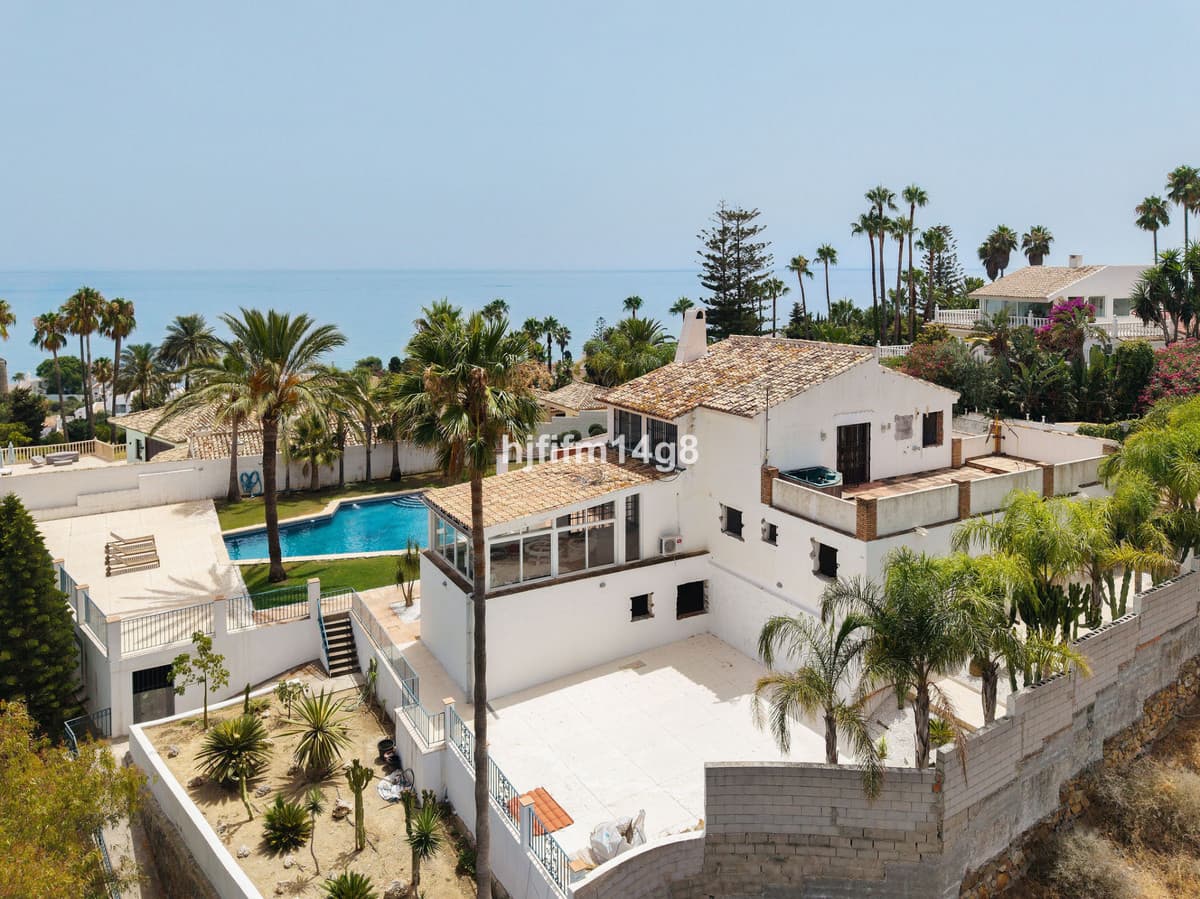 Villa in Estepona