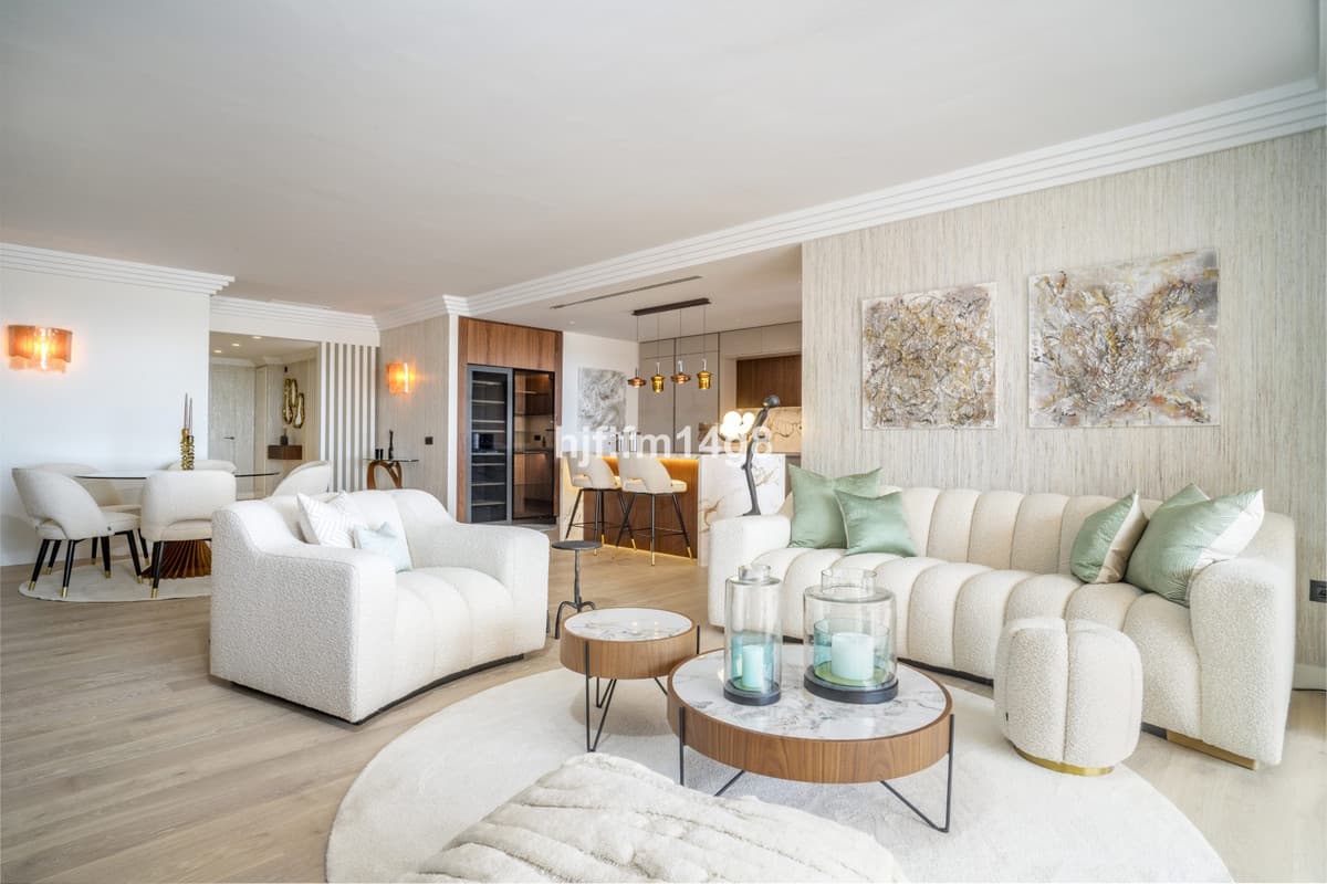 Middle Floor Apartment in Nueva Andalucía