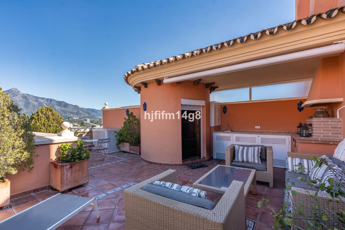 Penthouse in Nueva Andalucía