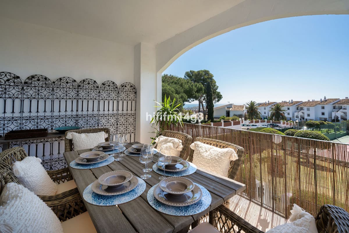 Middle Floor Apartment in Nueva Andalucía