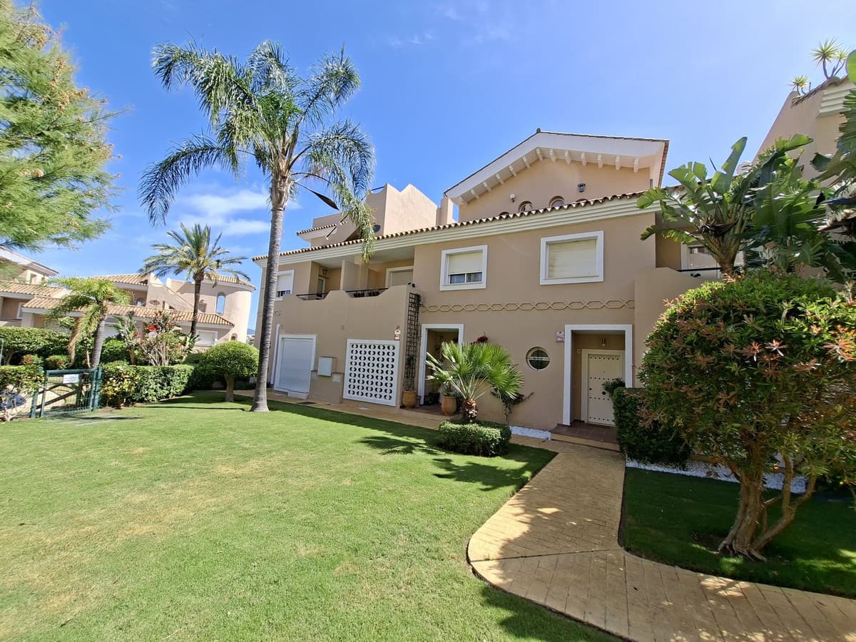 Townhouse in La Duquesa
