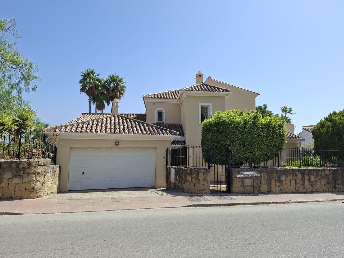 Detached Villa in La Duquesa