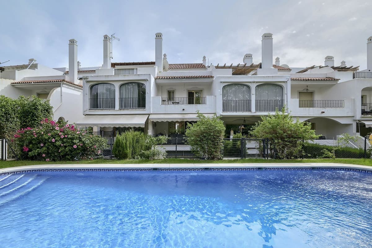 Rækkehus in Nueva Andalucía