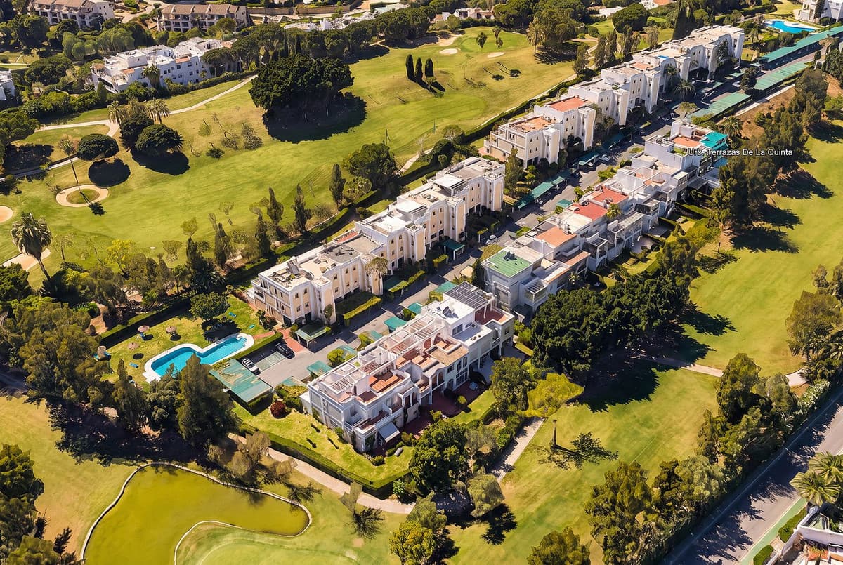 Middle Floor Apartment in La Quinta