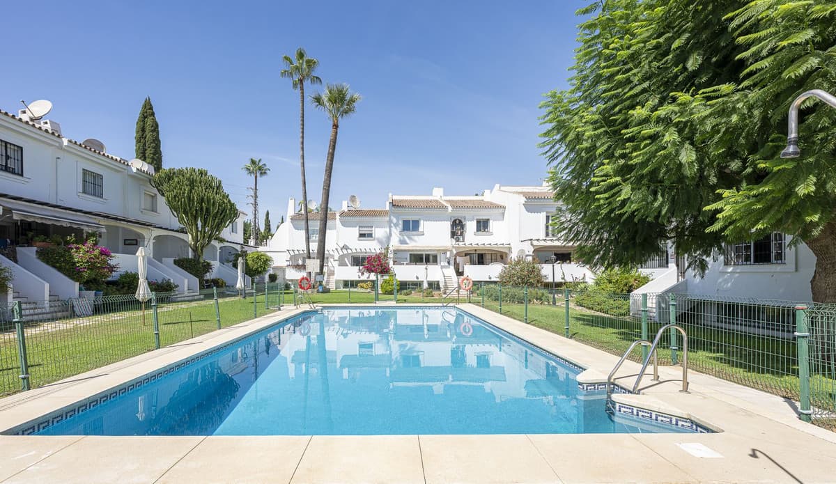 Semi-Detached House in Nueva Andalucía