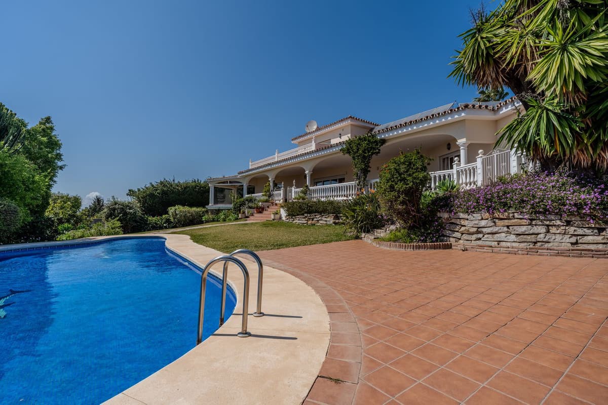 Detached Villa in El Paraiso