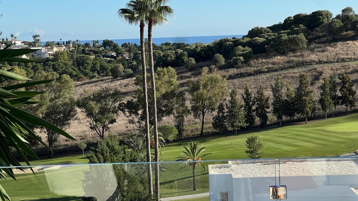 Detached Villa in El Paraiso